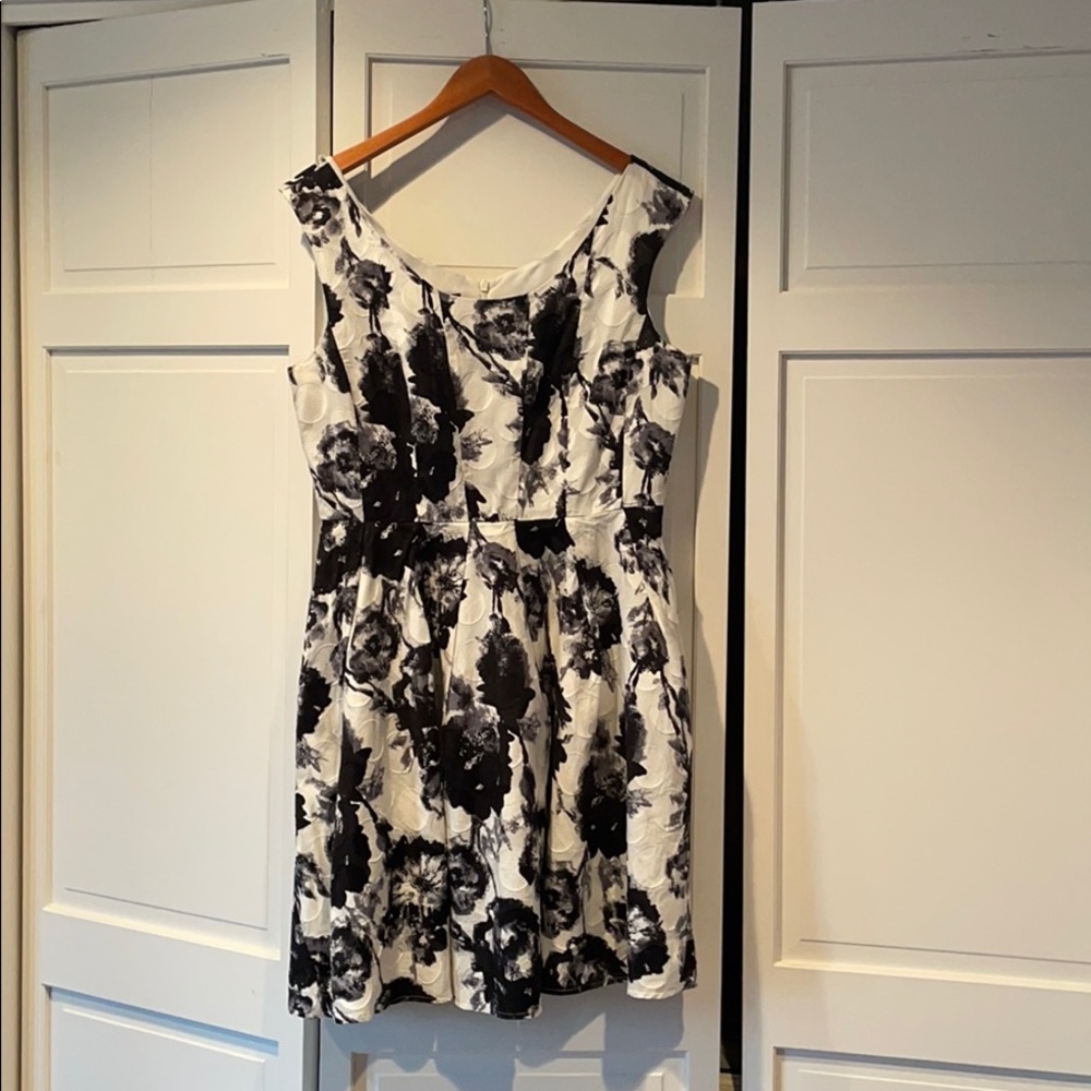 Donna Ricco New York Black and White Dress